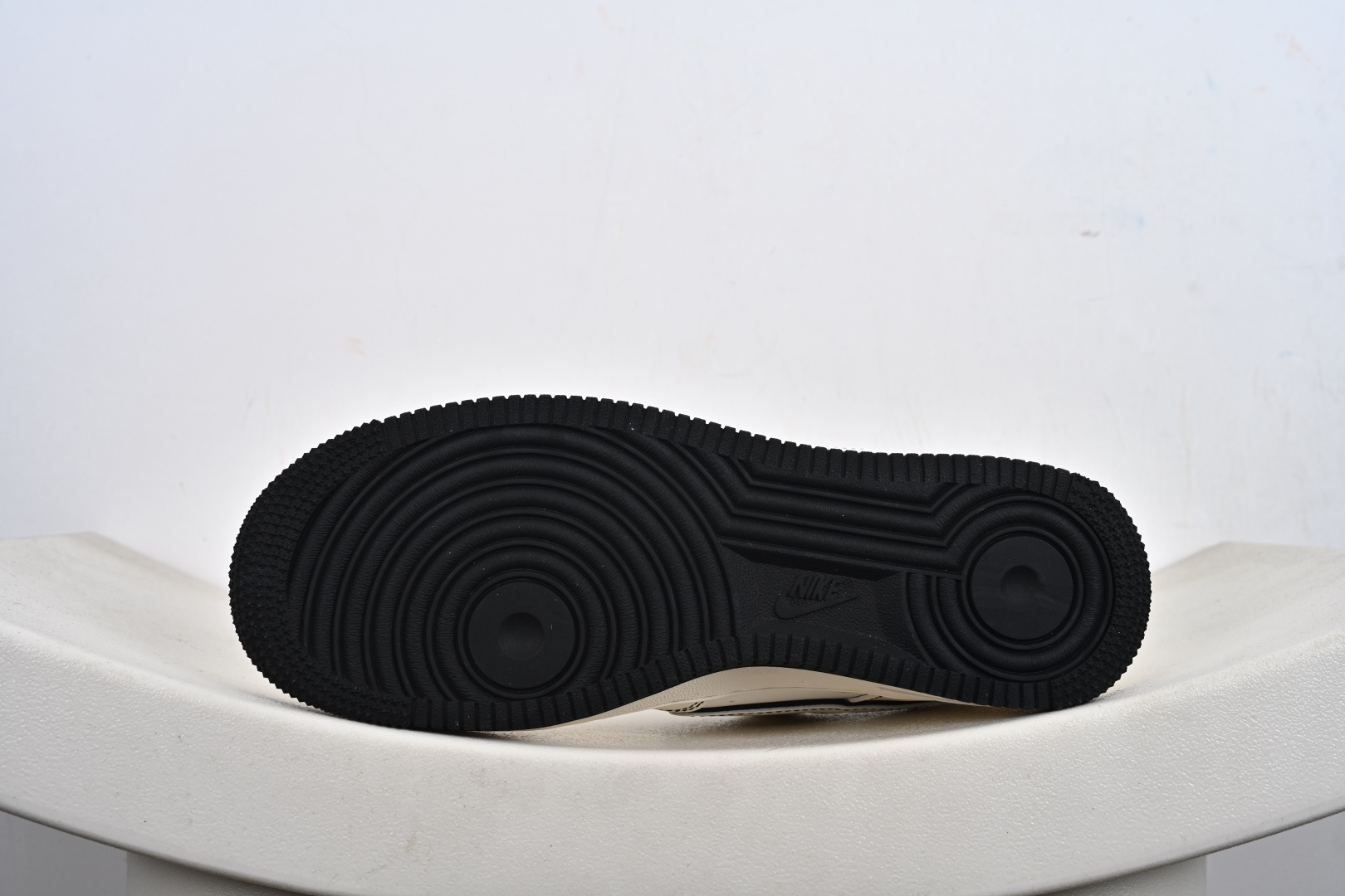 NIke Air Force 1 '07 Low 黑兔八哥 JP8028-060