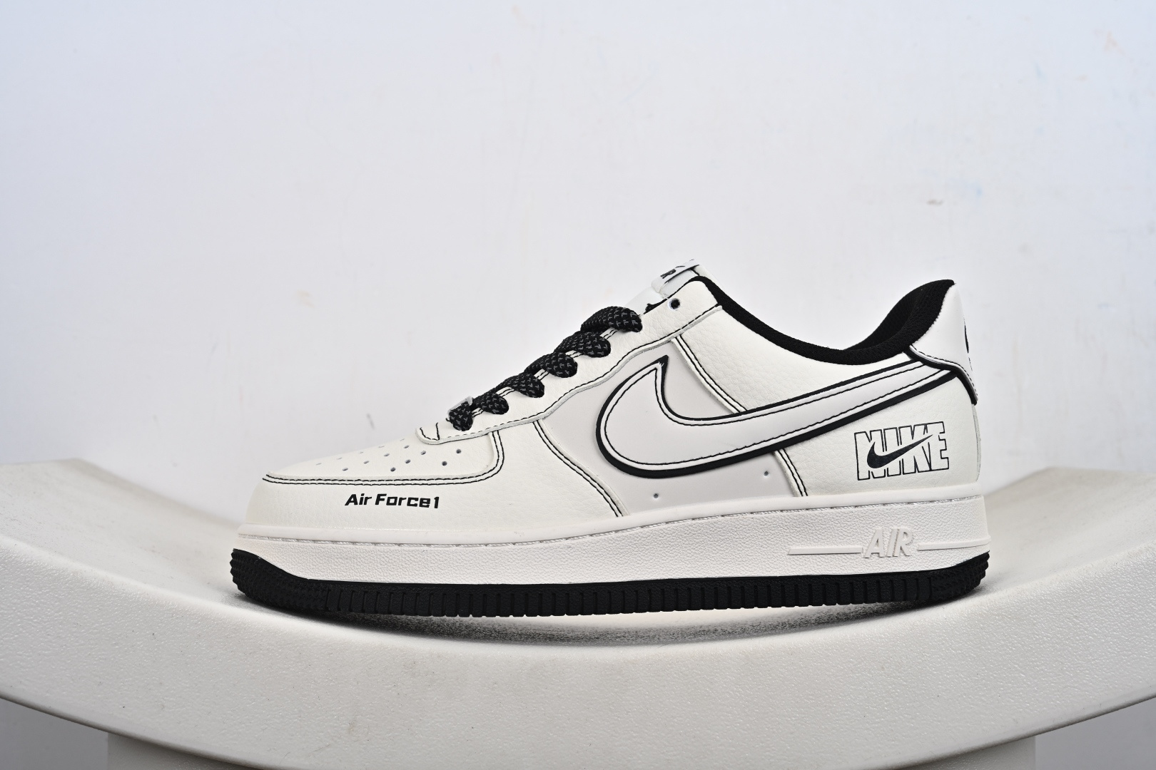 NIke Air Force 1 '07 Low 黑兔八哥 JP8028-060