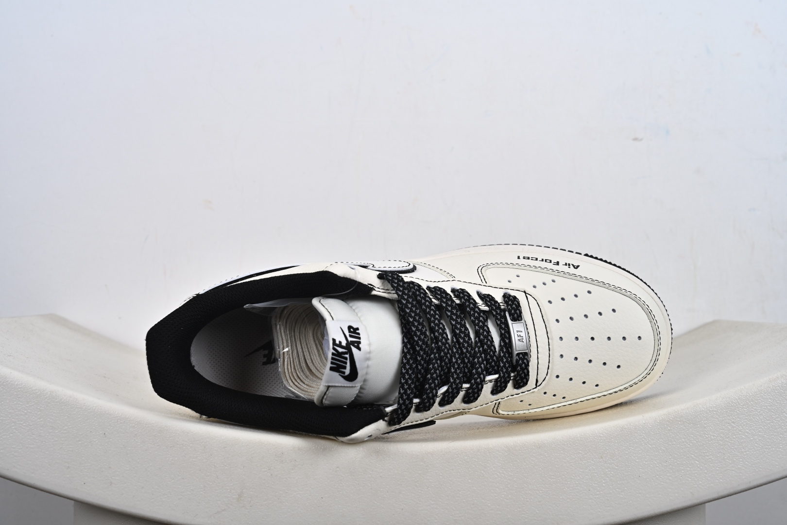 NIke Air Force 1 '07 Low 黑兔八哥 JP8028-060