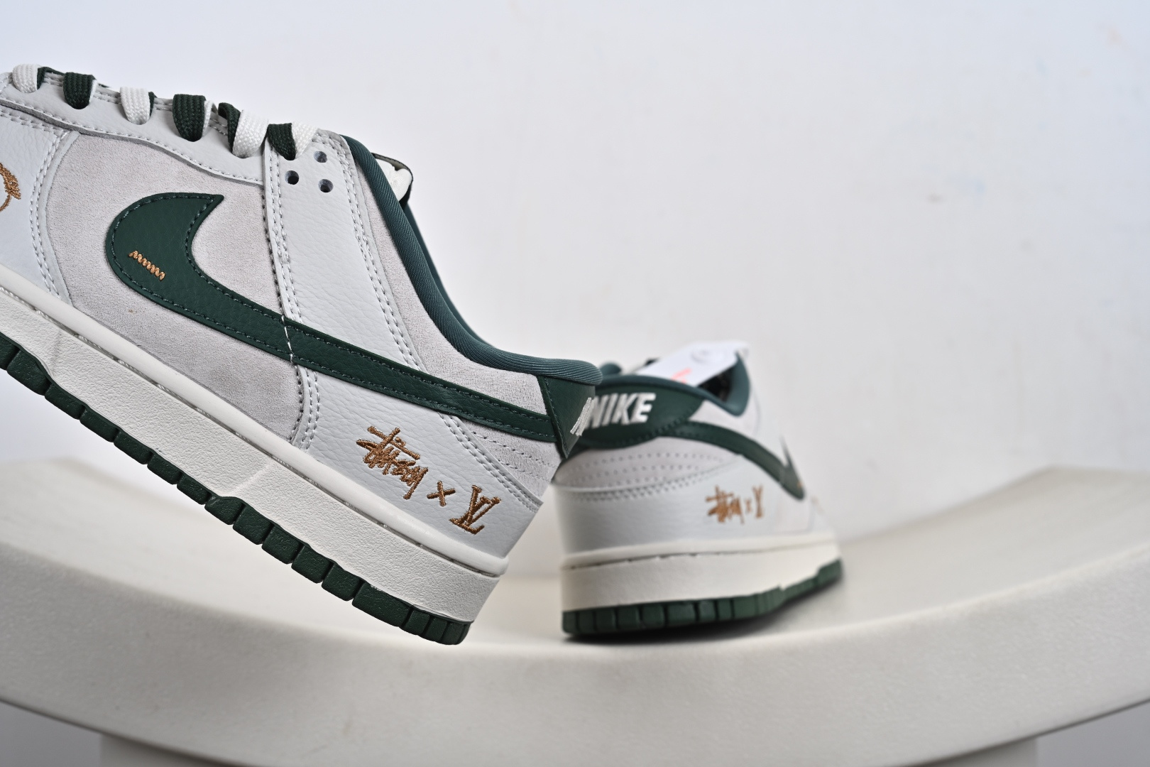 Stussy x LV x Nike Dunk Low 米白灰绿 SG6688-004