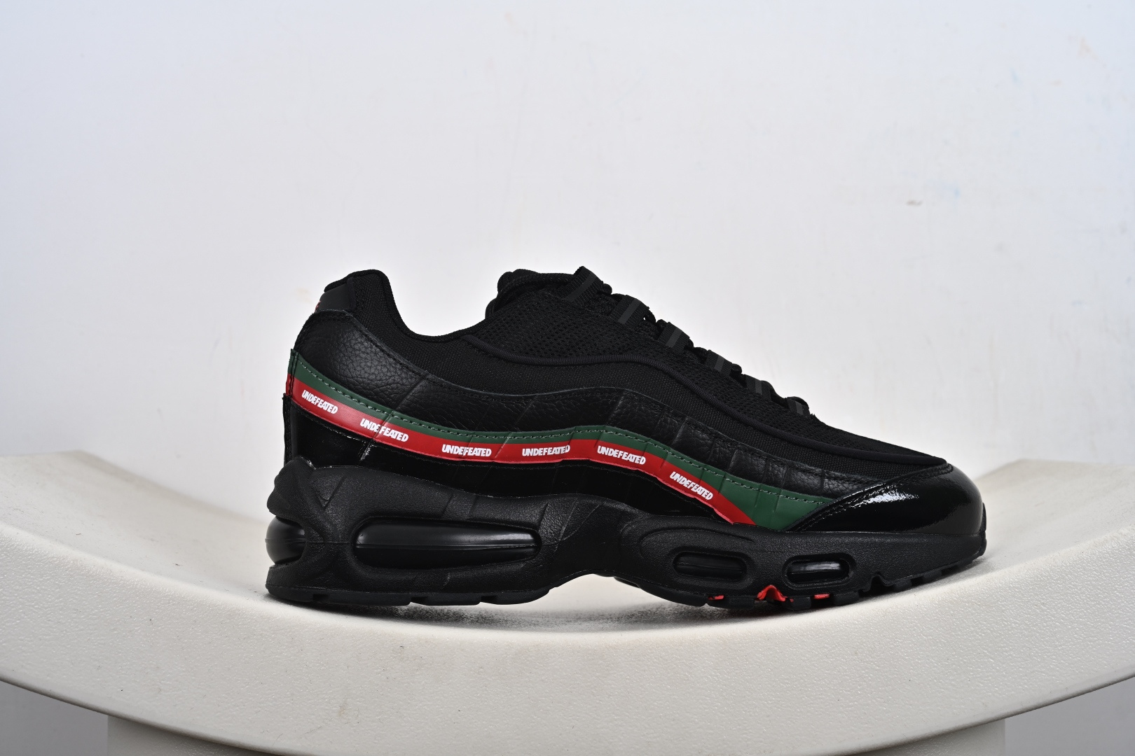 UNDEFEATED x NK Air Max 95 ” Black ” 五道杠联名款低帮休闲运动鞋 IB4453-001