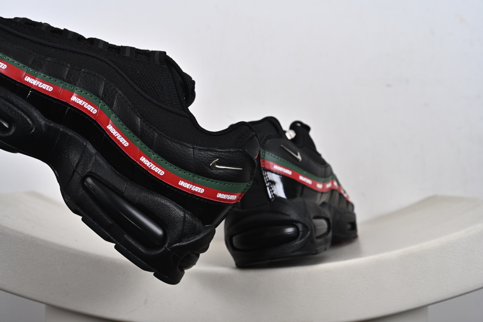 UNDEFEATED x NK Air Max 95 ” Black ” 五道杠联名款低帮休闲运动鞋 IB4453-001