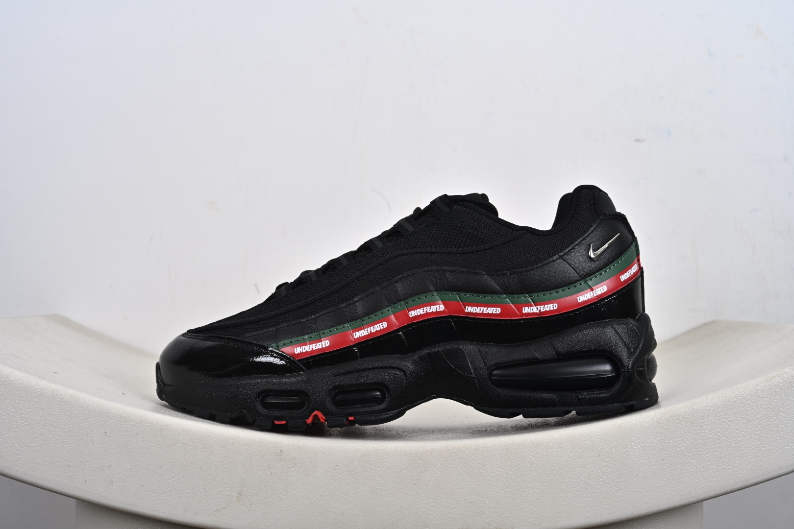 UNDEFEATED x NK Air Max 95 ” Black ” 五道杠联名款低帮休闲运动鞋 IB4453-001