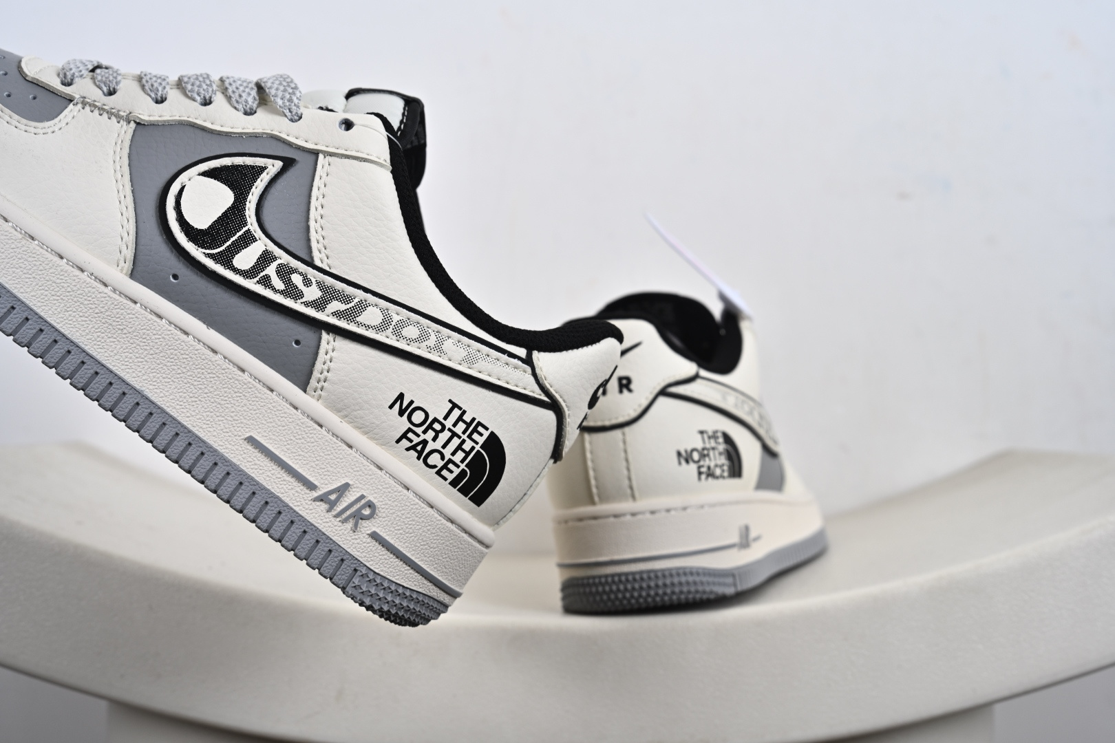 定制版Nike Air Force 1'07 Low 北面联名 米黑灰 空军一号低帮休闲板鞋 JP8028-066