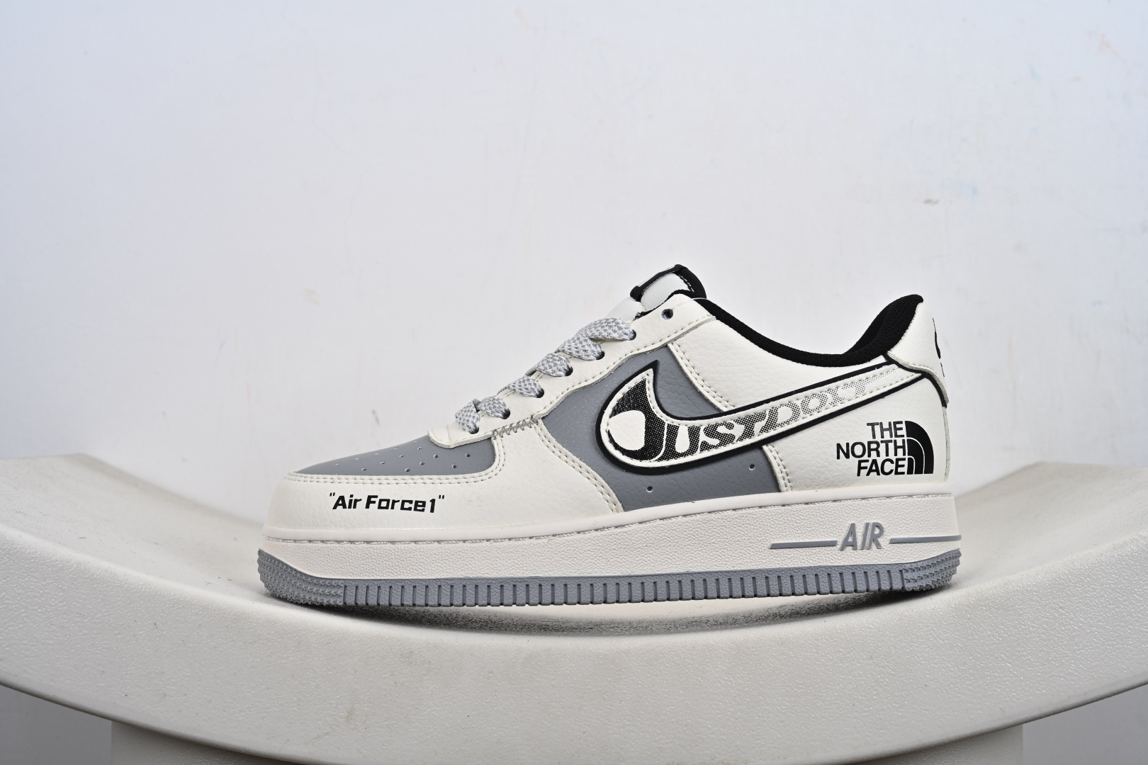 定制版Nike Air Force 1'07 Low 北面联名 米黑灰 空军一号低帮休闲板鞋 JP8028-066