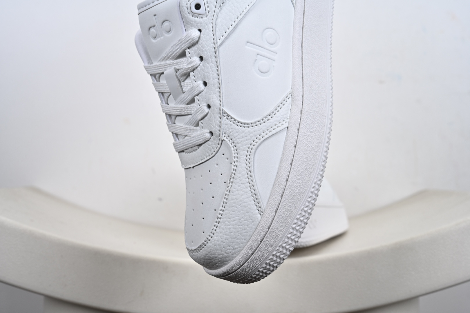 alo yoga Recover Mode 低帮休闲板鞋