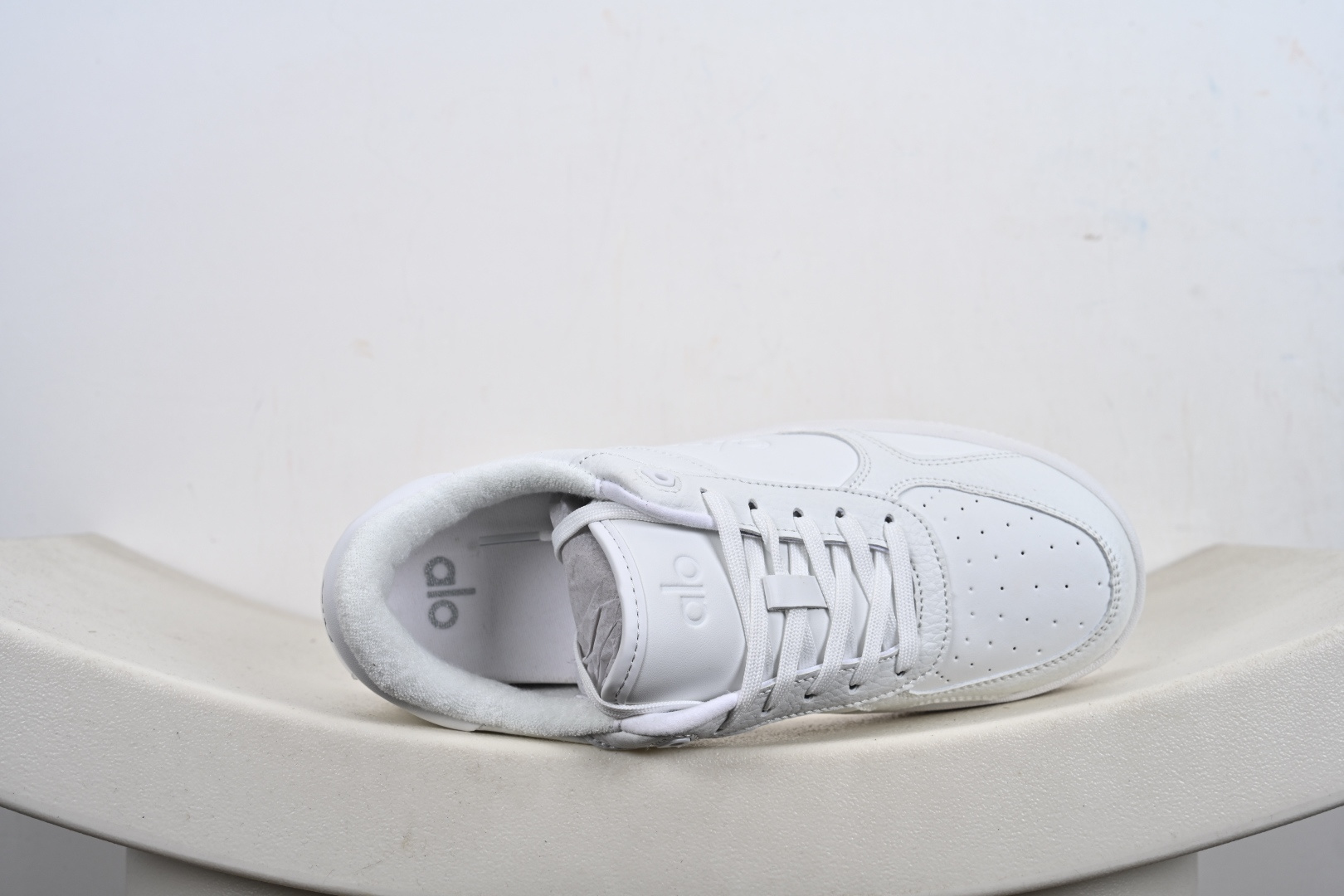 alo yoga Recover Mode 低帮休闲板鞋