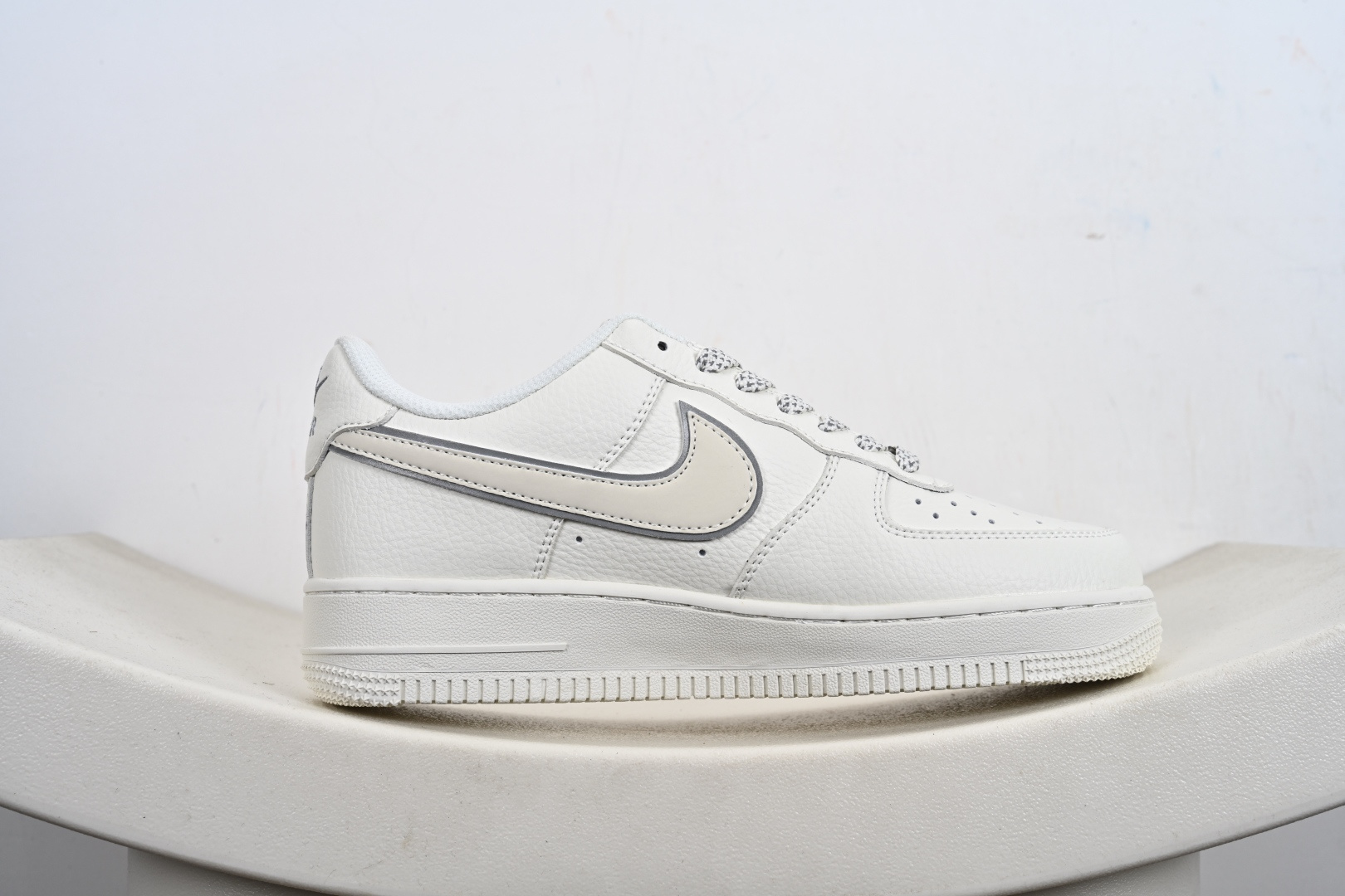 定制版Nike Air Force 1'07 Low 空军一号低帮休闲板鞋 CS5288-056
