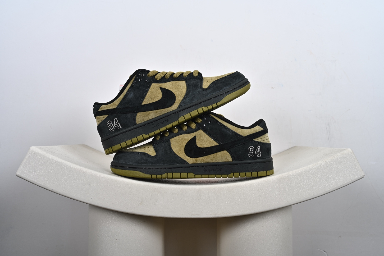 本地💰210优势放店
Supreme x NK Dunk Low SUP 联名款 低帮休闲滑板鞋  国内DUNK大系列领域T0品质专业出品 原厂材料打造 原厂竖纹包装纸 鞋盒钢印可区别市面版本 平台外贸充Z 高端零售专供品质
货号：HQ8487-300
尺码：36-46-S5-E7