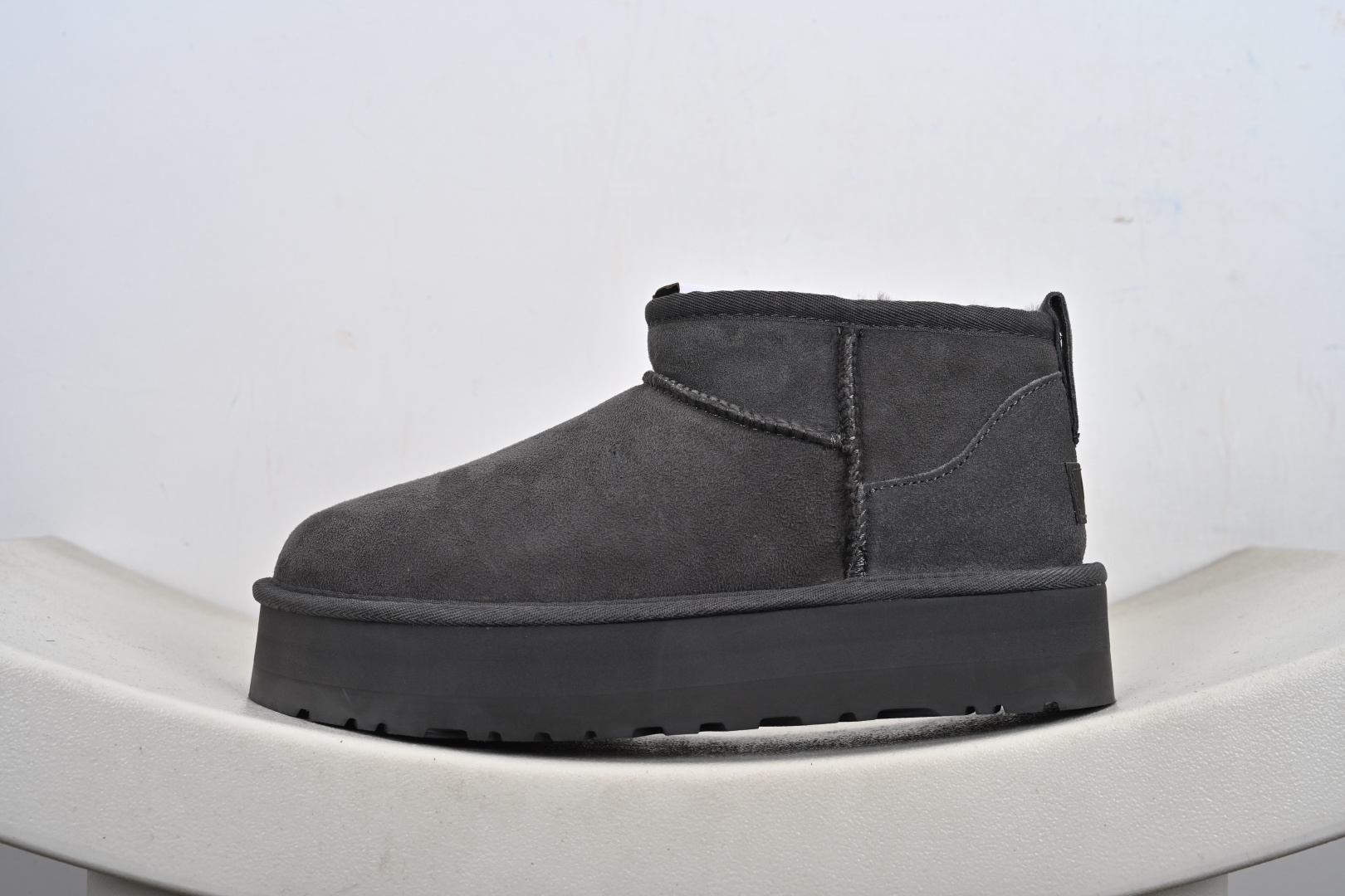 UGG 百搭单品 UGG 秋冬羊皮毛一体雪地靴 UGG W/1135093