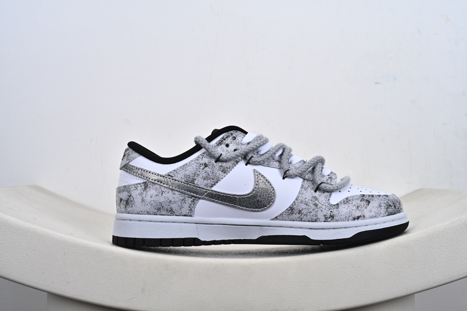 NIKE DUNK LOW RETRO 绑带联名款 耐克 低帮休闲运动板鞋 DD1391-100