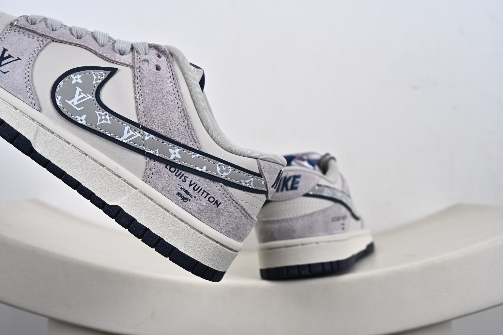 定制版Nike SB Dunk Low“ LV联名—雾霾蓝” 周年高端定制 低帮休闲板鞋 DN3168-005