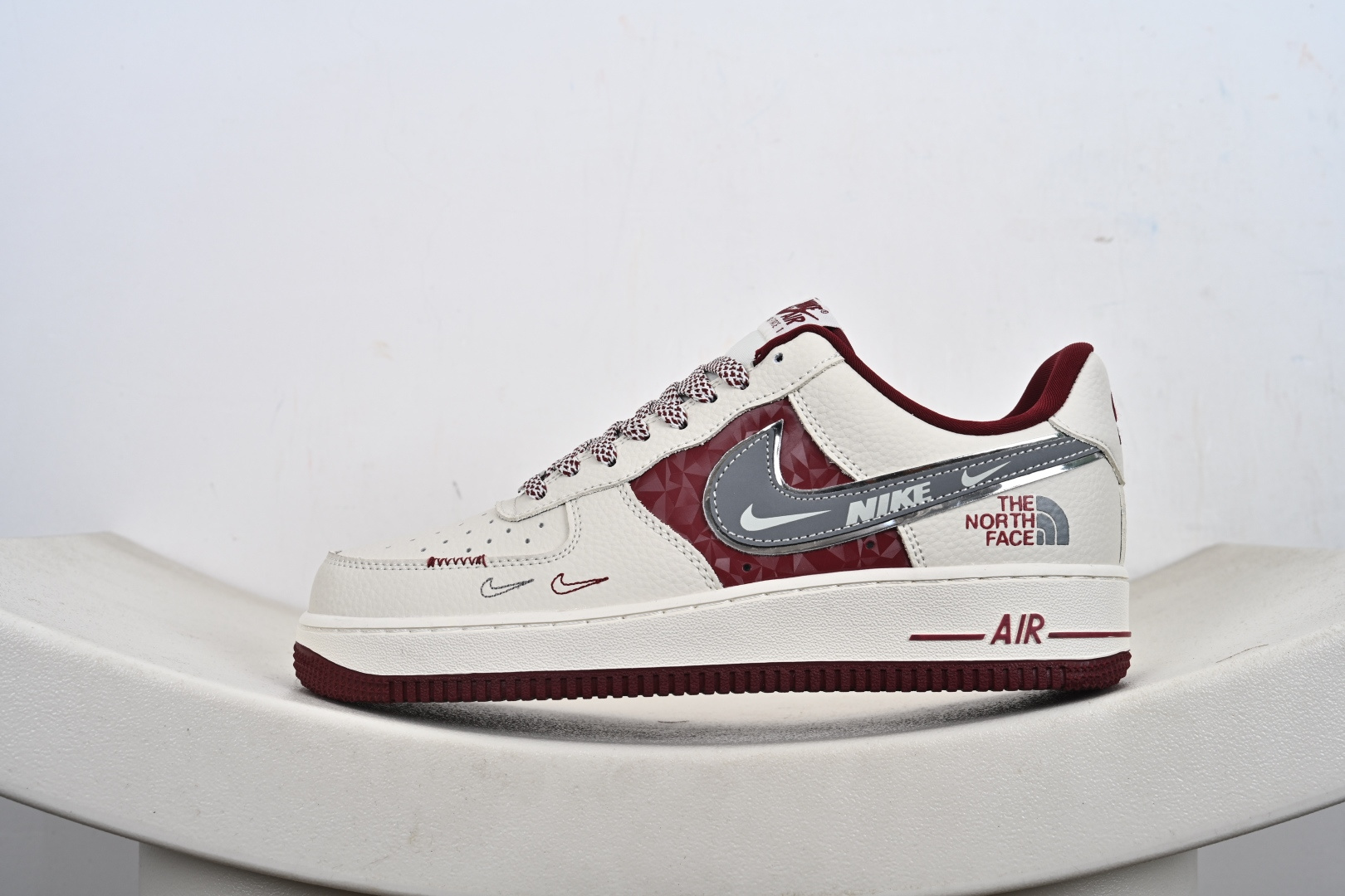 定制版NIke Air Force 1 '07 Low “北面联名——朱砂钻石”空军一号 低帮 运动鞋 休闲鞋 DF0188-112