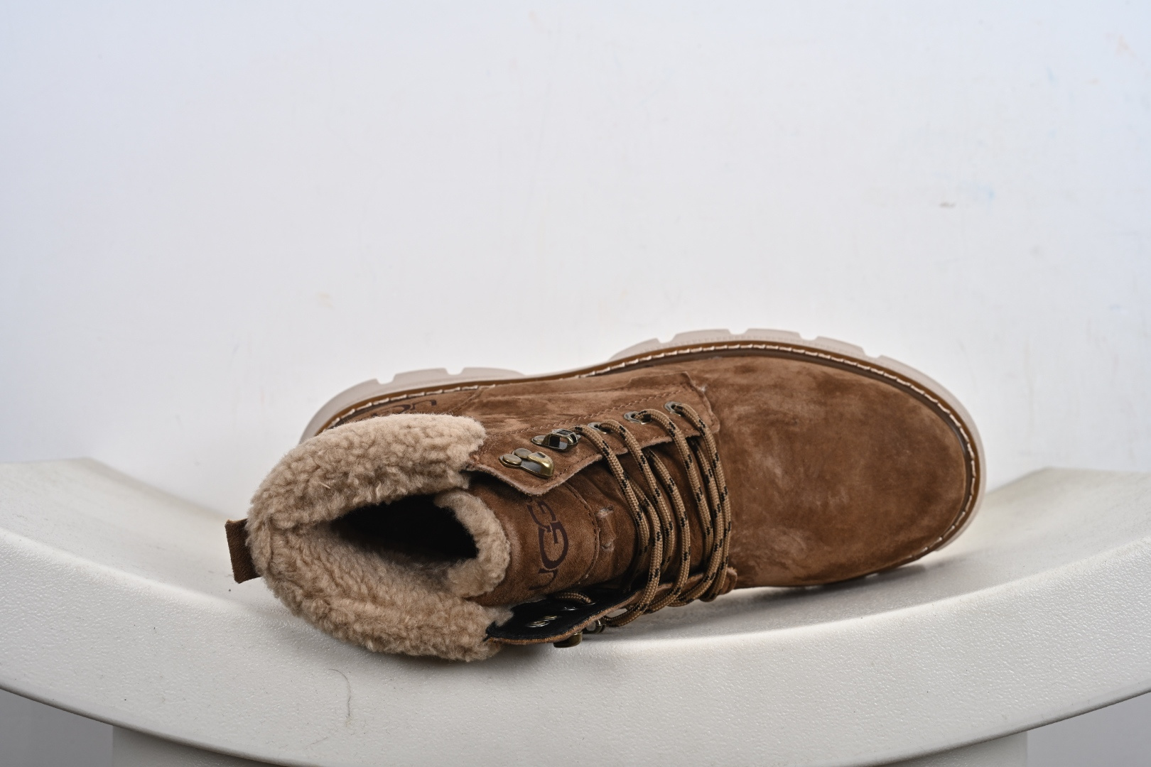 UGG Tasman Weather Hybrid 塔斯曼混合系列中帮轻量休闲马丁靴 U5869M