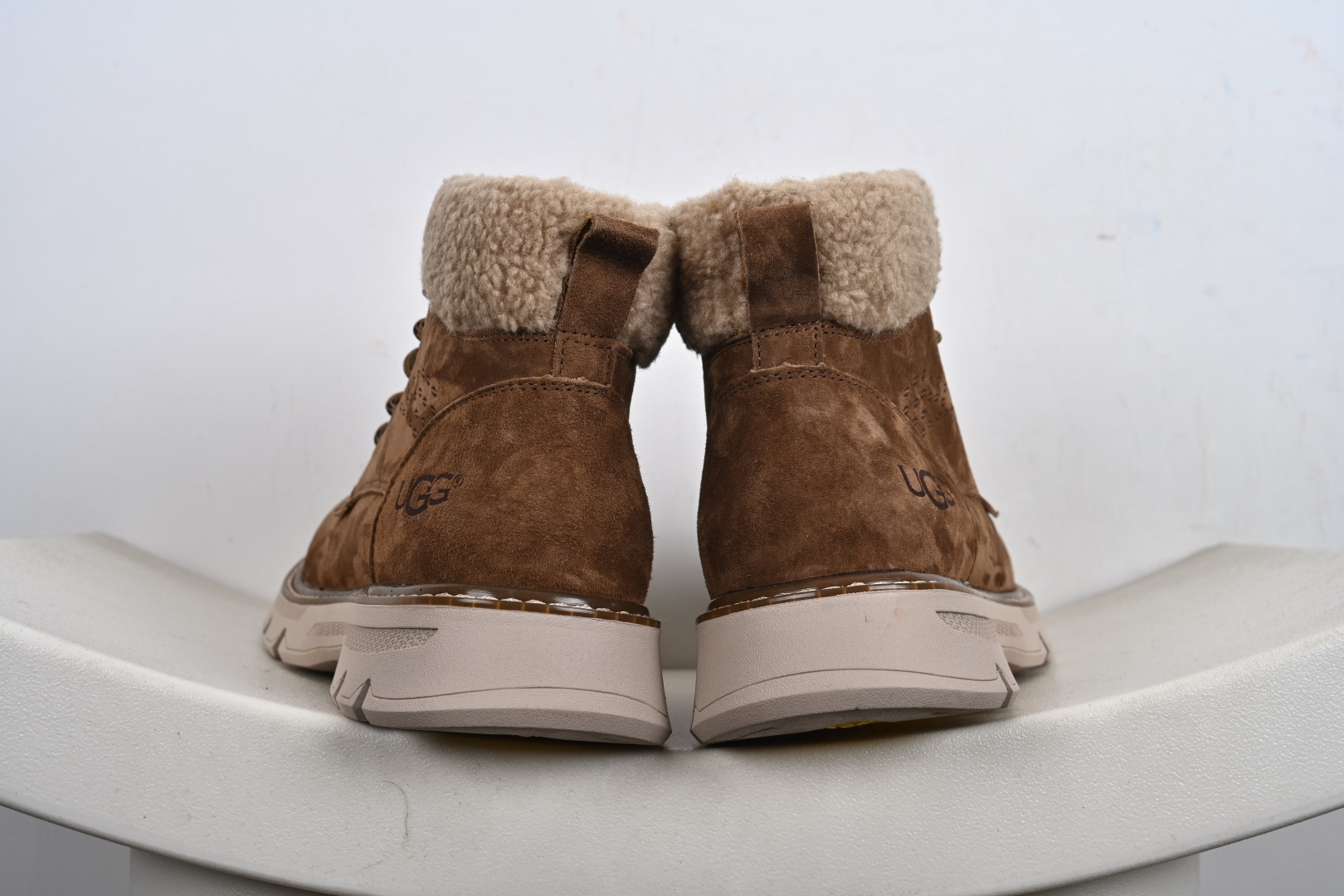 UGG Tasman Weather Hybrid 塔斯曼混合系列中帮轻量休闲马丁靴 U5869M