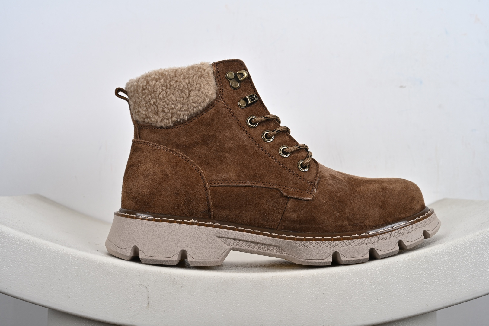 UGG Tasman Weather Hybrid 塔斯曼混合系列中帮轻量休闲马丁靴 U5869M