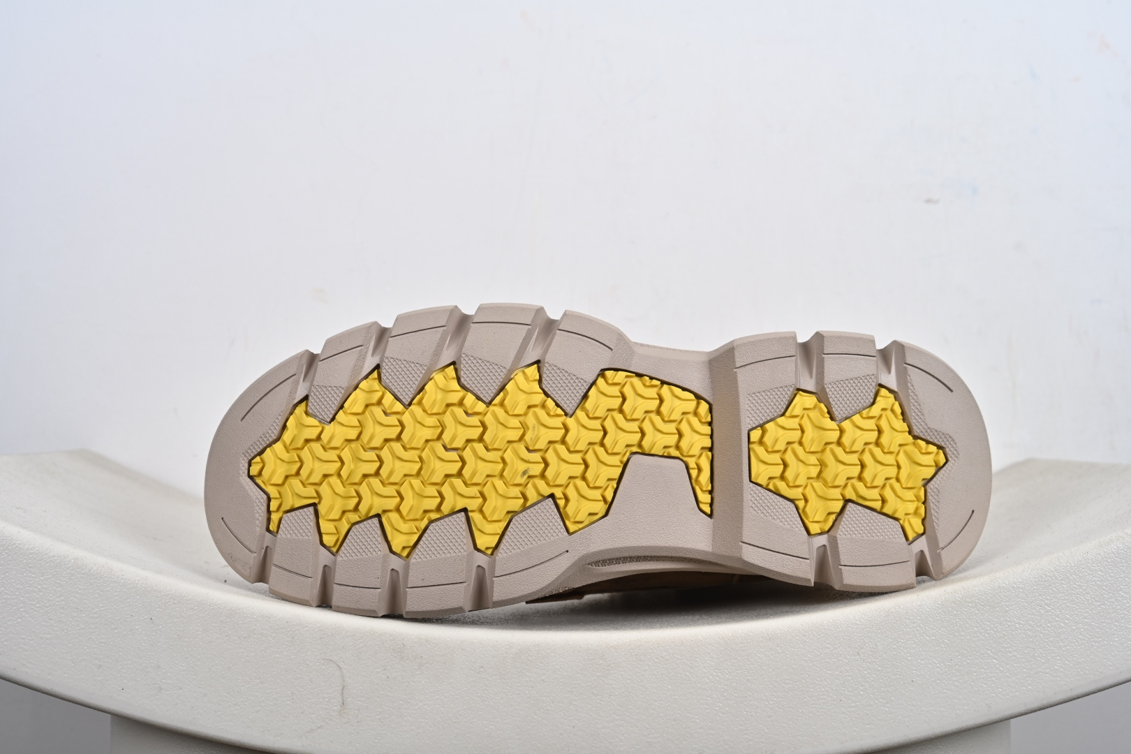 UGG Tasman Weather Hybrid 塔斯曼混合系列中帮轻量休闲马丁靴 U5869M