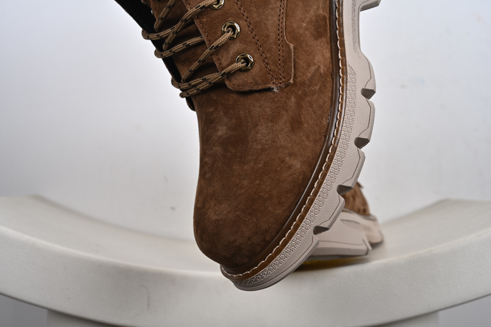 UGG Tasman Weather Hybrid 塔斯曼混合系列中帮轻量休闲马丁靴 U5869M