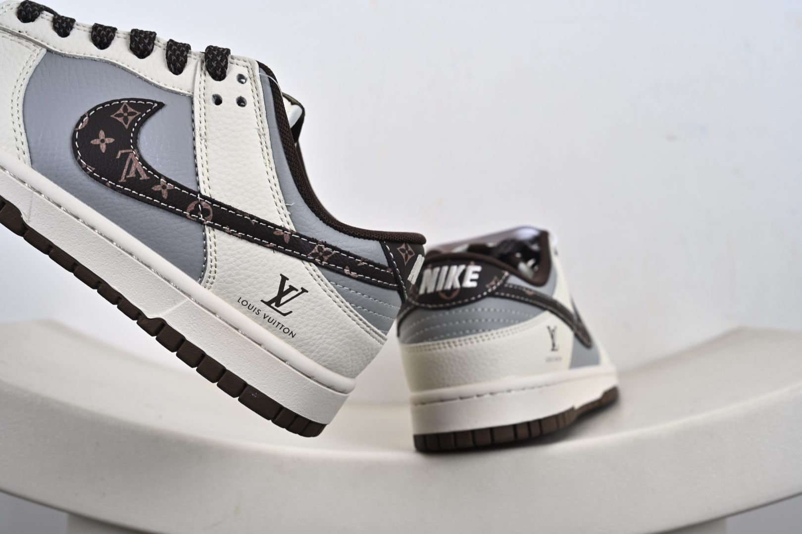 Nike SB Dunk Low“LV联名——花棕勾” 周年高端定制 低帮休闲板鞋 XS6089-630