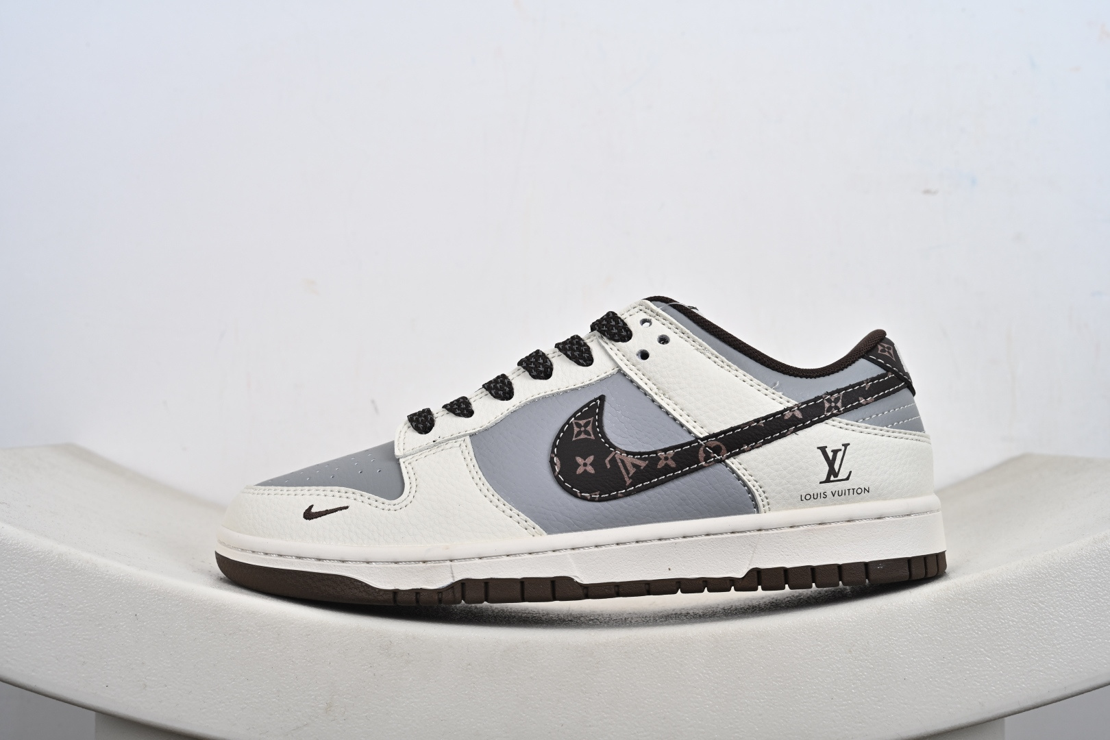 Nike SB Dunk Low“LV联名——花棕勾” 周年高端定制 低帮休闲板鞋 XS6089-630