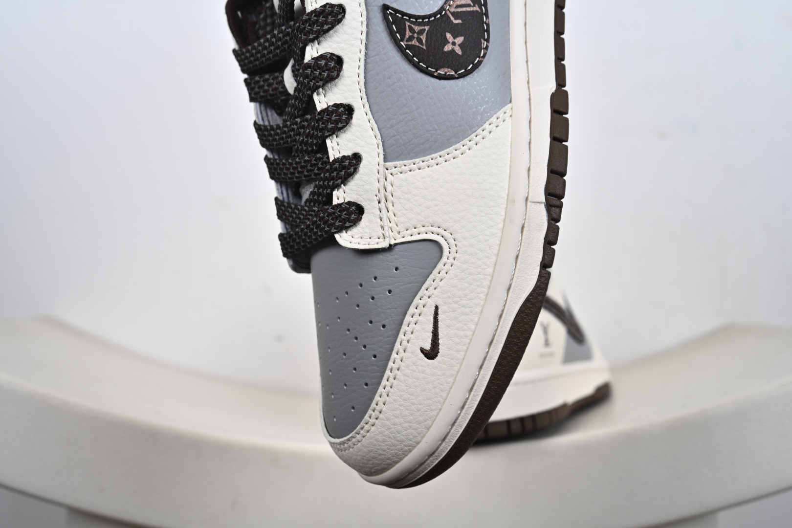 Nike SB Dunk Low“LV联名——花棕勾” 周年高端定制 低帮休闲板鞋 XS6089-630