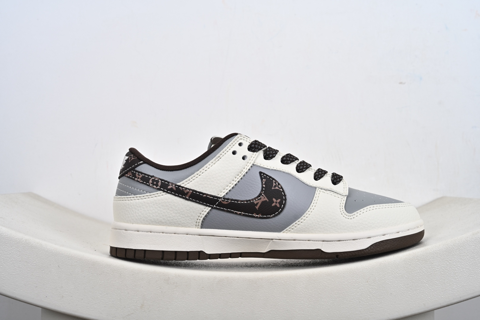 Nike SB Dunk Low“LV联名——花棕勾” 周年高端定制 低帮休闲板鞋 XS6089-630