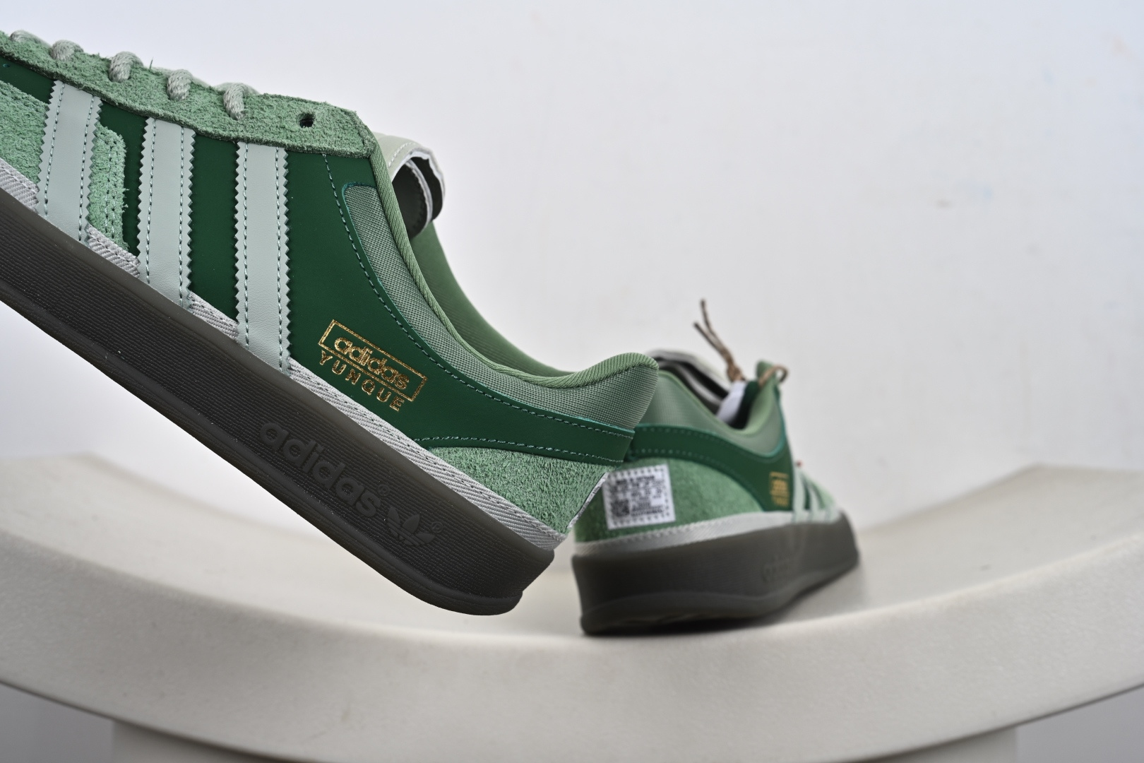 Bad Bunny x adidas originals GAZELLE INDOOR 舒适百搭 耐磨 低帮 板鞋 阿迪达斯轻运动鞋 JS5052 IF9734 JS5049