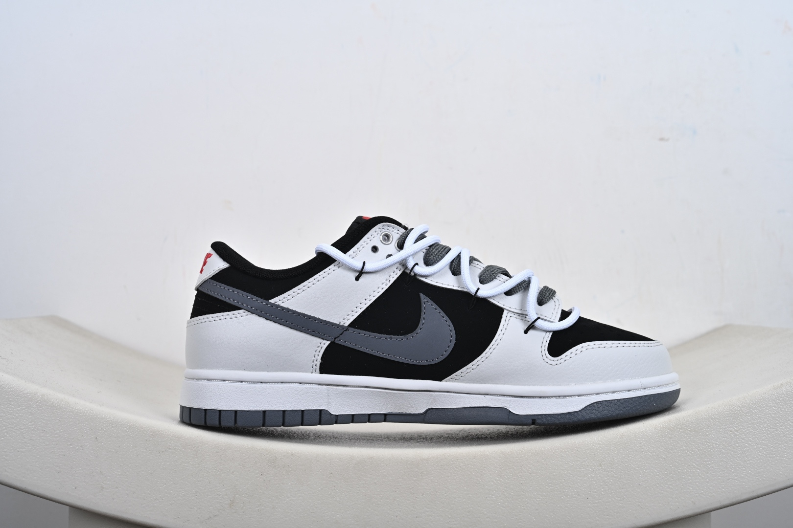 Nike SB Dunk Low 绑带 周年高端定制NK Dunk Low Retro 幽影骑士 白黑灰 低帮休闲板鞋 WG0716-152