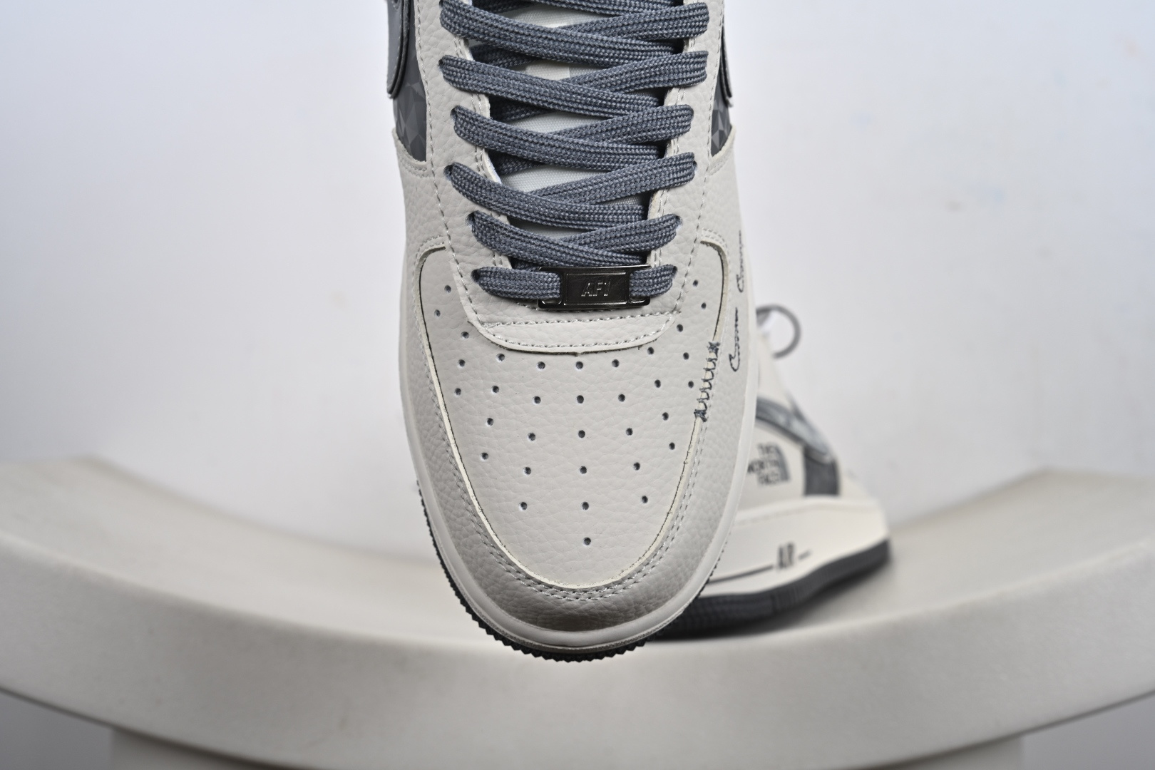 NIke Air Force 1 ‘07 Low “北面联名——米灰钻石”空军一号 低帮 运动鞋 DF0188-114