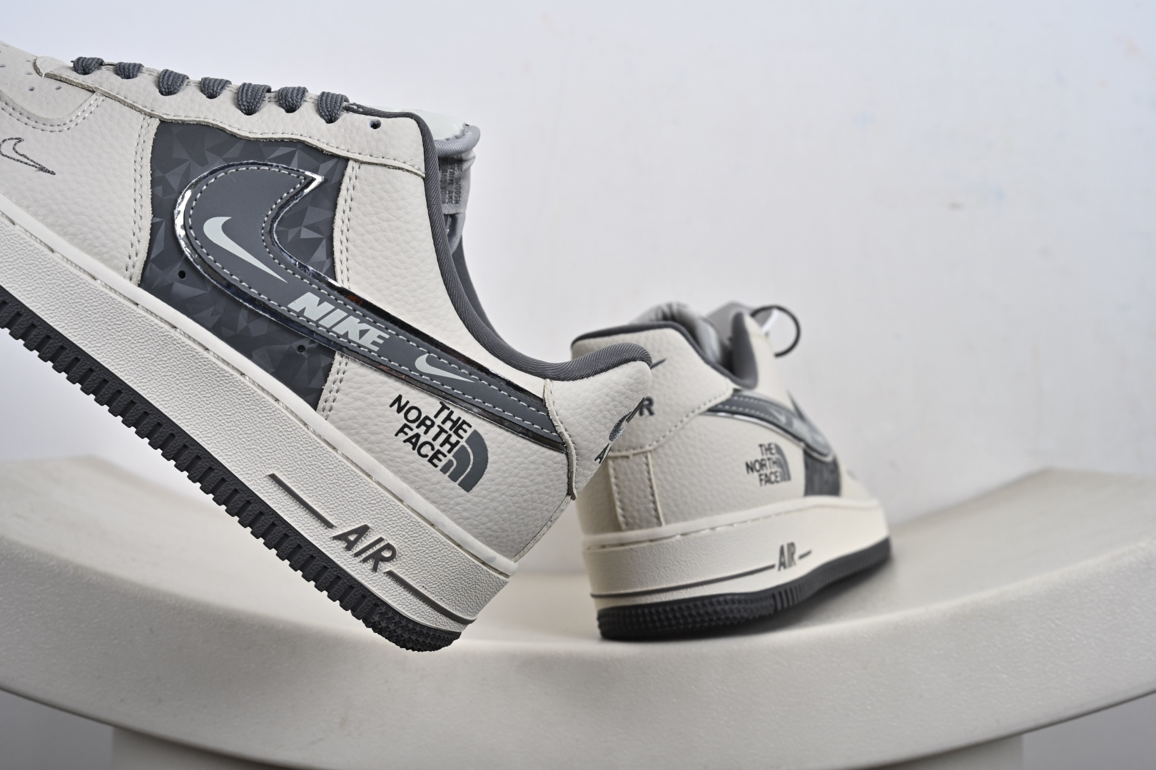 NIke Air Force 1 ‘07 Low “北面联名——米灰钻石”空军一号 低帮 运动鞋 DF0188-114