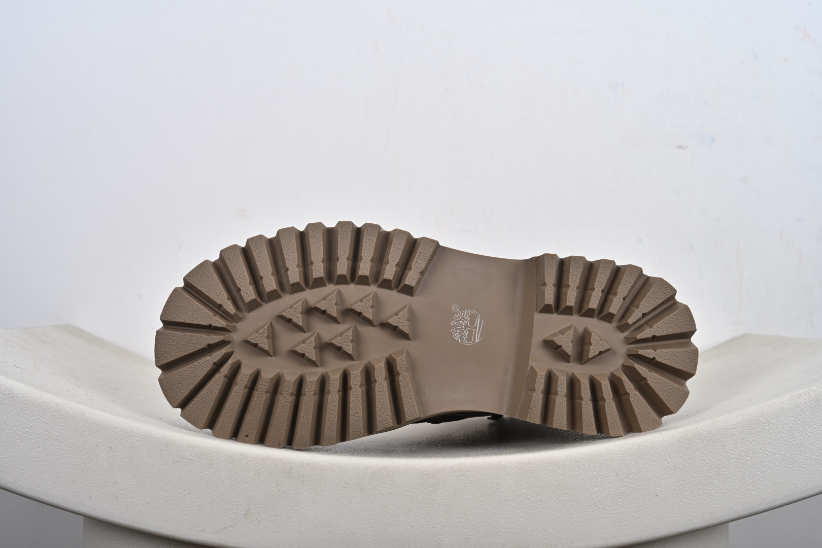 本地💰310优势放店
【踢不烂】Timberland 添柏岚/天伯伦
秋冬必备户外加绒休闲大黄靴
#广东大厂品质 原盒原包装(毛绒内里🔥保暖锁热)时尚潮流搭配 面料采用意大利🇮🇹顶级磨砂细纹牛皮 搭配防臭防腐真皮乳胶鞋垫 大底到五金都是代工厂原材料制作 同原版固特异永不开胶工艺 好货不杀猪 首单质量严格把控 全网独家首发 品质毋庸置疑 全套官网统一包装 给您完美的穿着体验 质量考究耐穿 型男必备 专治不帅 高品质脚感一流 今年冬季防寒户外专用 日常随意搭配
货号:TB10053
尺码:38 39 40 41 42 43 44(皮鞋码)-M1-F7