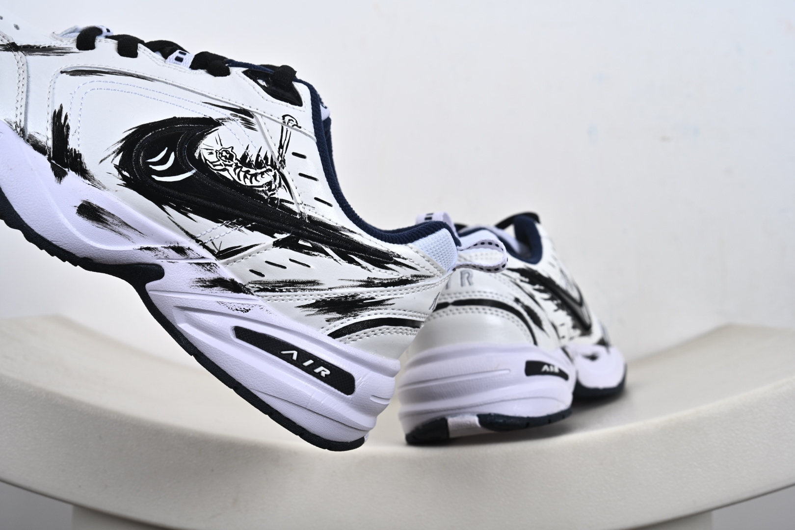 Air Monarch IV M2K Tekno 415445-102