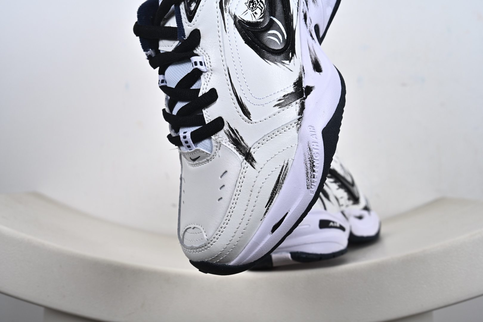 Air Monarch IV M2K Tekno 415445-102