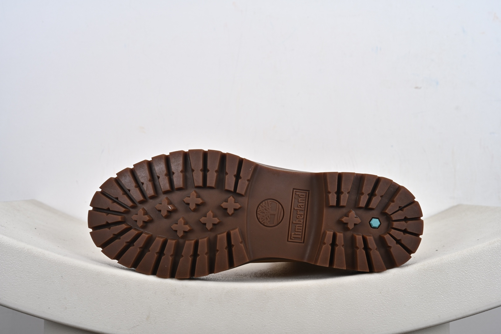 本地💰290终端供货
·添柏岚Timberland Scarponcini Stone Street 6 Inch Boots 登山街头系列经典中帮厚底户外工装风休闲马丁靴“小麦黄黑”TB1A5RJD
尺码:35-40-M1-F4