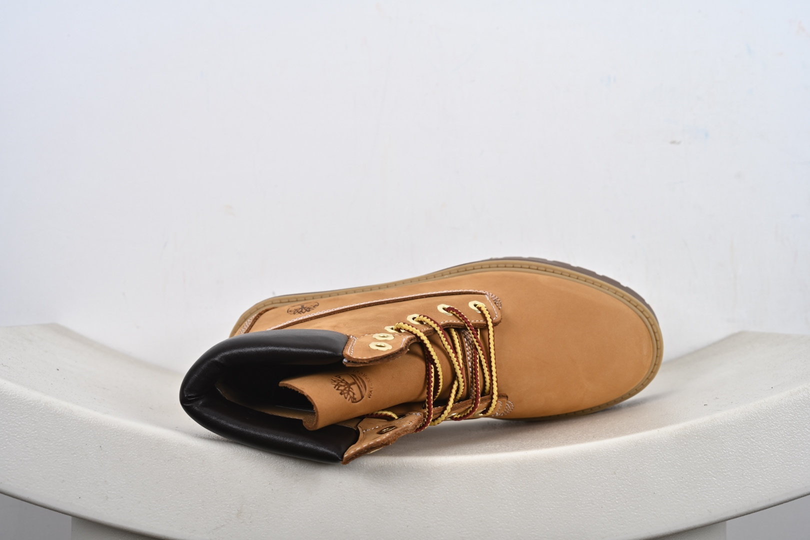 本地💰290终端供货
·添柏岚Timberland Scarponcini Stone Street 6 Inch Boots 登山街头系列经典中帮厚底户外工装风休闲马丁靴“小麦黄黑”TB1A5RJD
尺码:35-40-M1-F4