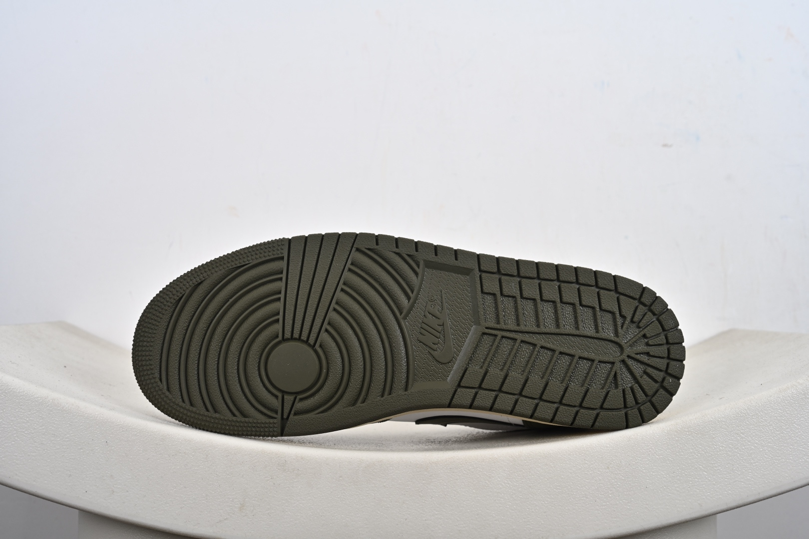 支持放店 Nike Air Jordan 1 Low OG 耐克 AJ1乔1低帮休闲板鞋 货号:CD0774-122 H11顶级版本市场最强团队呕心沥血重资打造完美售后高品质福利版 原鞋原楦原底原料版型正确细节无敌清洁度完持续更新 敬请期待-M1-E6
