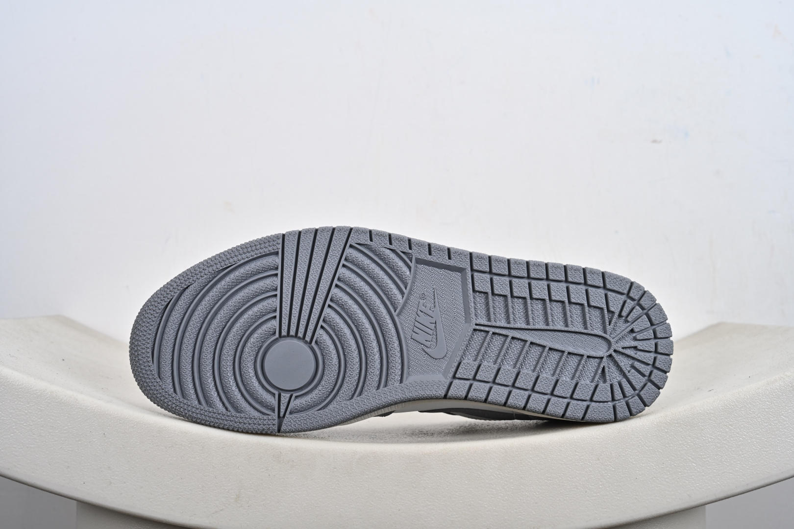 支持放店 Nike Air Jordan 1 Low OG 耐克 AJ1乔1低帮休闲板鞋 货号:CD0774-122、553558-053、 H11顶级版本市场最强团队呕心沥血重资打造完美售后高品质福利版 原鞋原楦原底原料版型正确细节无敌清洁度完持续更新 敬请期待-M1-E6