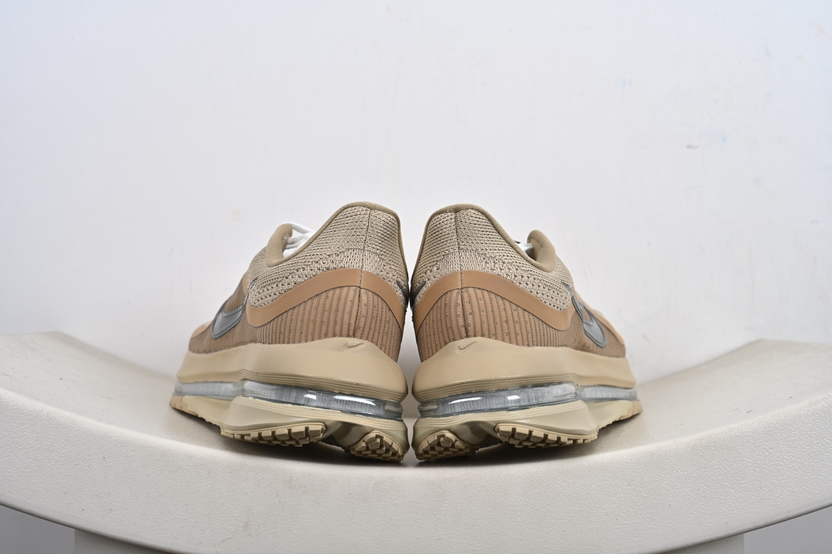 NIKE PEGASUS PREMIUM 耐克 新气款垫缓震休跑闲步鞋 IH4369-200