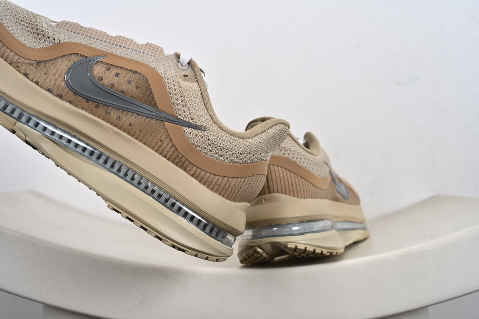 NIKE PEGASUS PREMIUM 耐克 新气款垫缓震休跑闲步鞋 IH4369-200