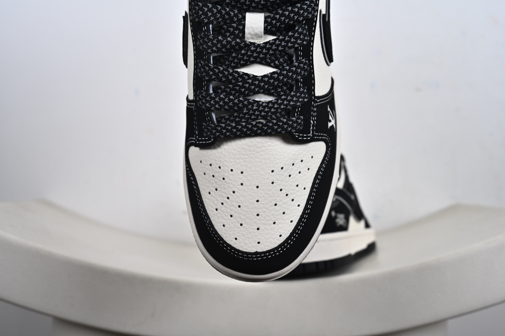 定制版Nike Dunk Low Retro LV联名 周年高端定制 低帮休闲板鞋 QW5836-031