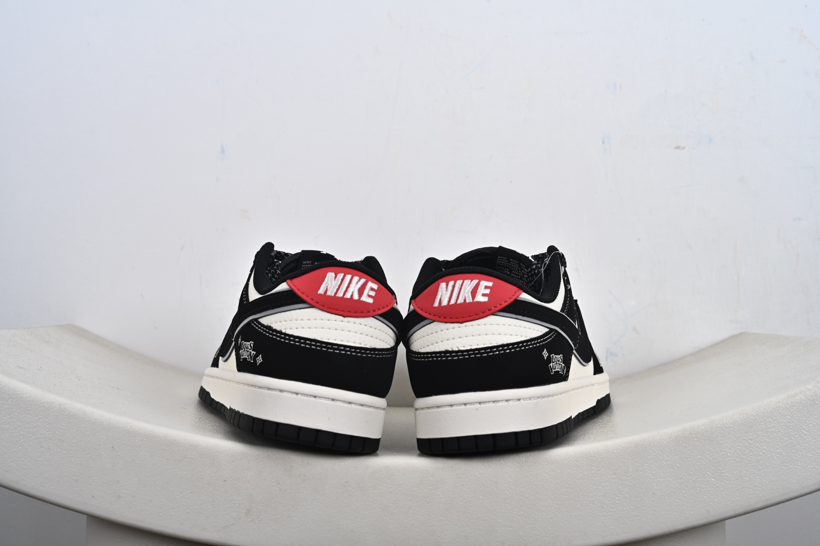 定制版Nike Dunk Low Retro LV联名 周年高端定制 低帮休闲板鞋 QW5836-031