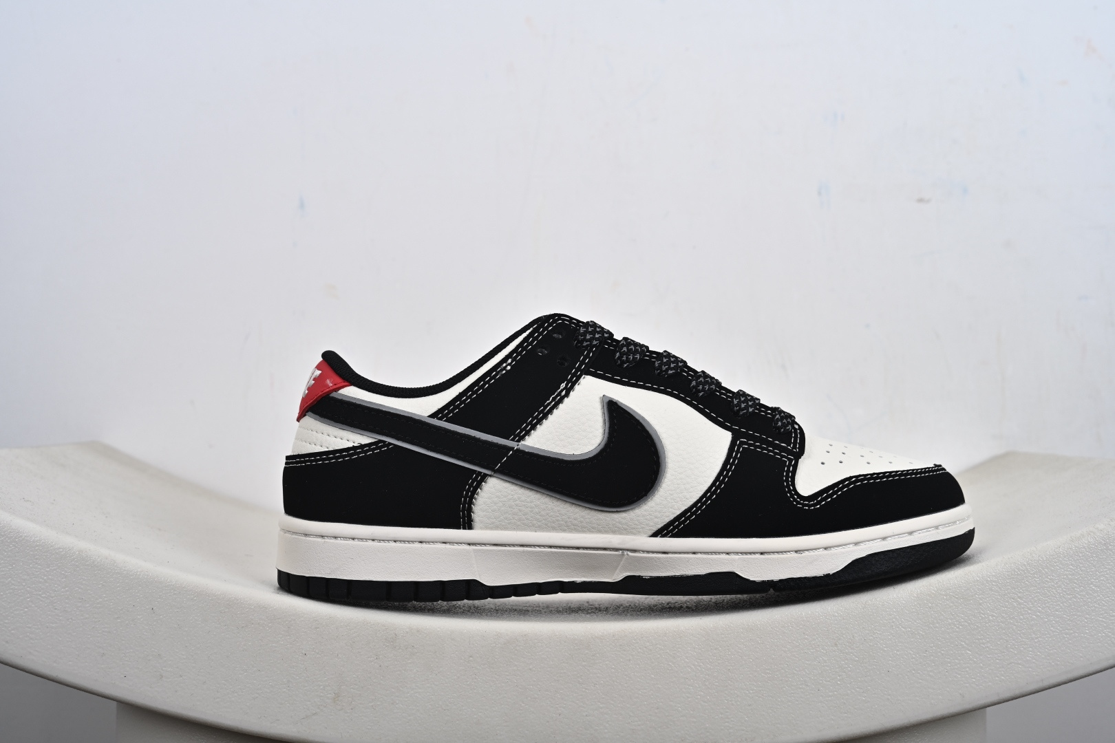 定制版Nike Dunk Low Retro LV联名 周年高端定制 低帮休闲板鞋 QW5836-031