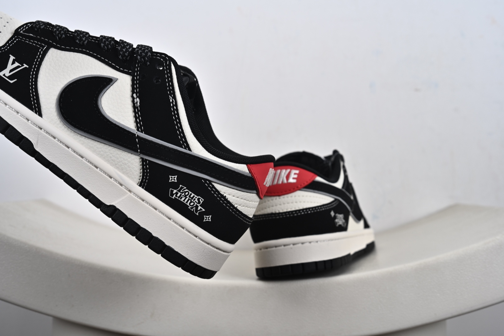 定制版Nike Dunk Low Retro LV联名 周年高端定制 低帮休闲板鞋 QW5836-031