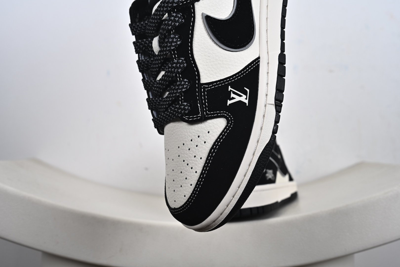 定制版Nike Dunk Low Retro LV联名 周年高端定制 低帮休闲板鞋 QW5836-031