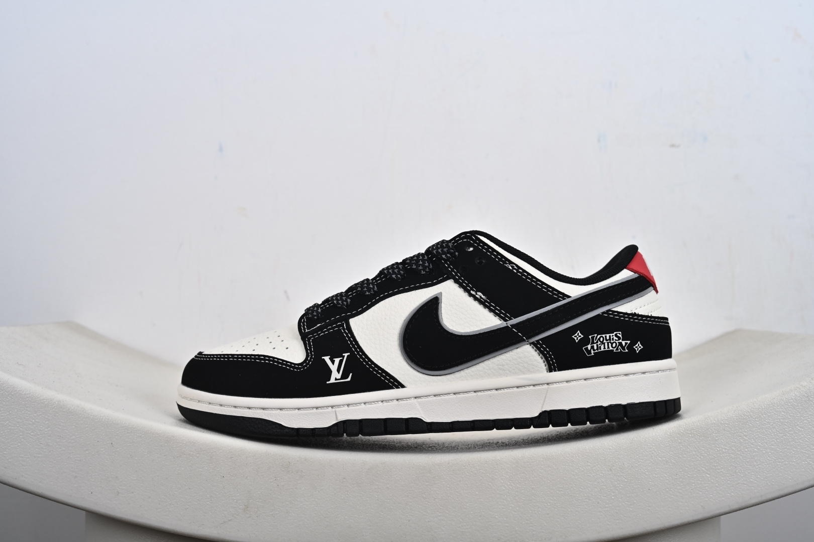 定制版Nike Dunk Low Retro LV联名 周年高端定制 低帮休闲板鞋 QW5836-031
