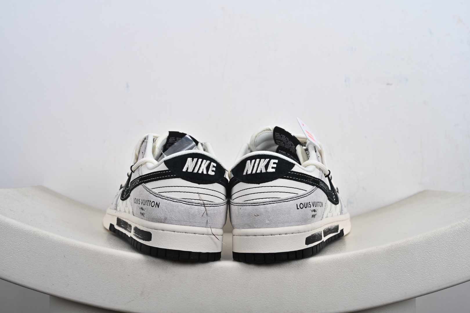 定制版Nike SB Dunk Low LV联名 灰涂鸦抽绳 周年高端定制 低帮休闲板鞋 CX5050-Y33