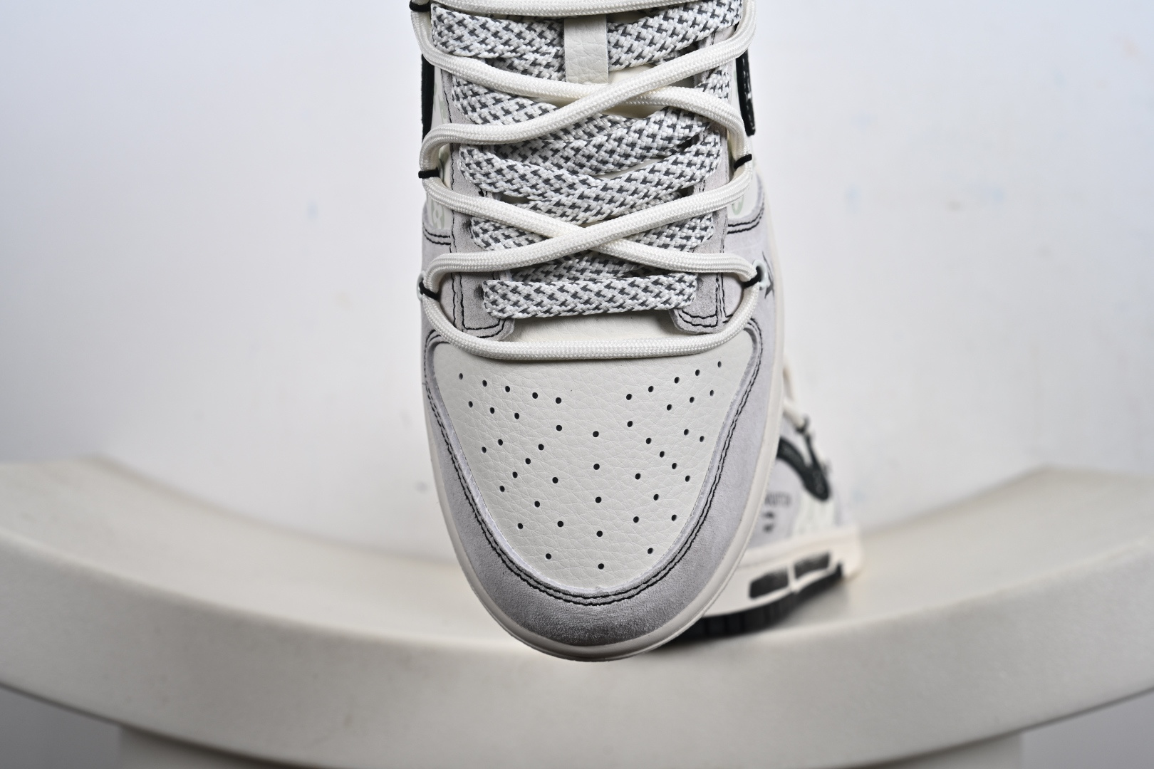 定制版Nike SB Dunk Low LV联名 灰涂鸦抽绳 周年高端定制 低帮休闲板鞋 CX5050-Y33