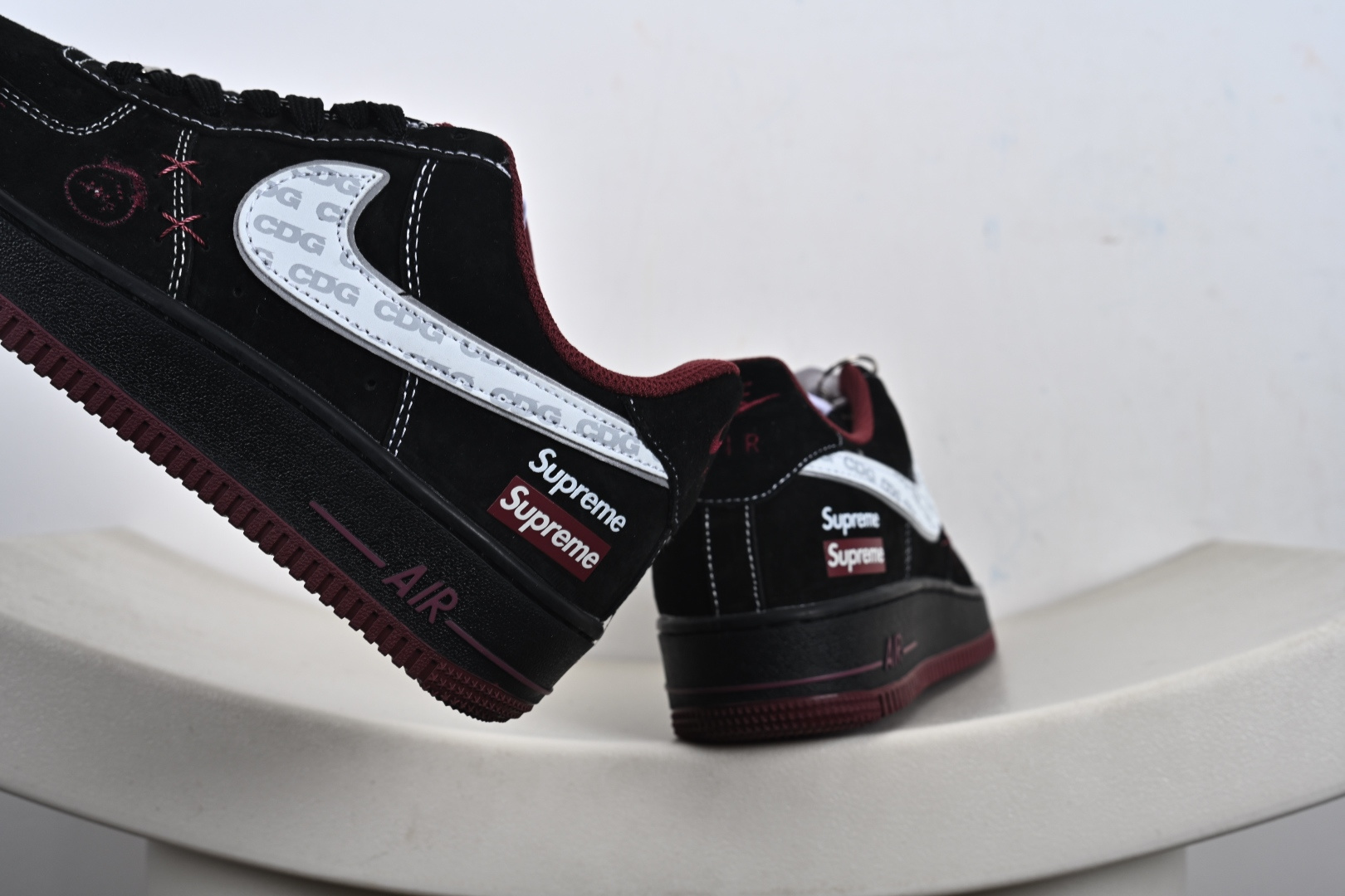 定制版Nike Air Force 1'07 Low Supreme联名 黑红鬼脸 空军一号低帮休闲板鞋 XZ6188-117