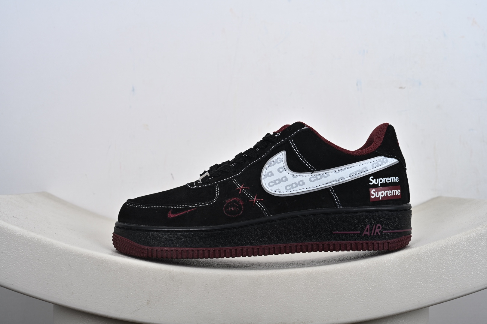 定制版Nike Air Force 1'07 Low Supreme联名 黑红鬼脸 空军一号低帮休闲板鞋 XZ6188-117