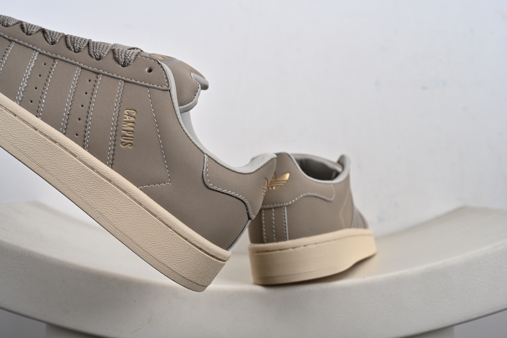 Adidas阿迪达斯.三叶草CAMPUS 00s 面包鞋复古休闲板鞋 JS3775